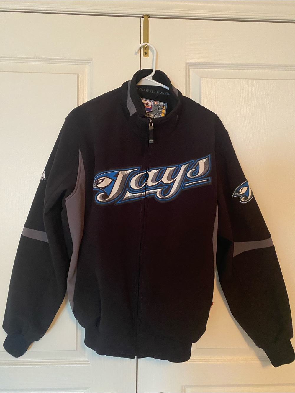 Men’s Bluejays bomber jacket.